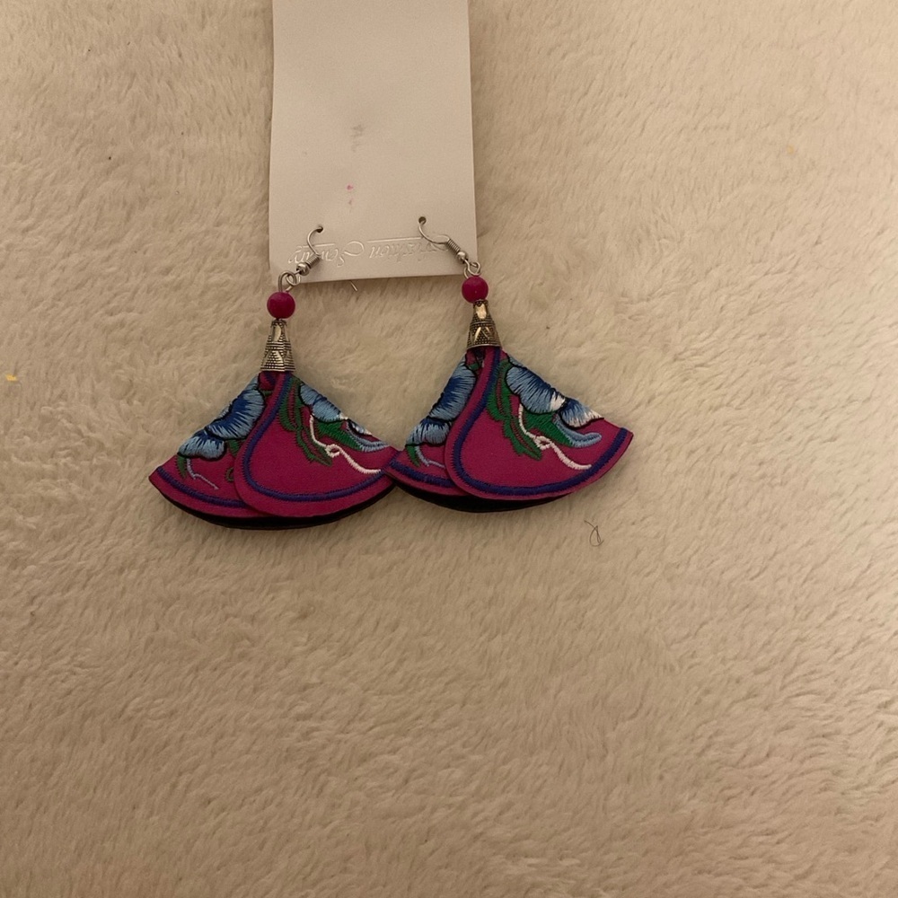 Vibrant Floral Earrings with Blue and Pink Accents - Picture 2 of 3